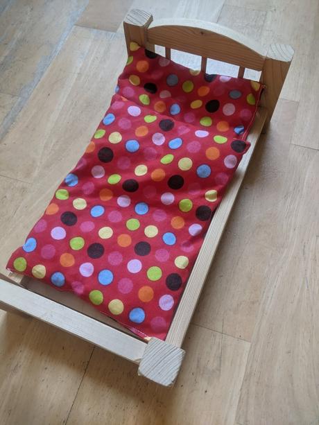 Dřevěná postýlka pro panenky, 
