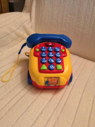 Hrací telefon s angličtinou,
