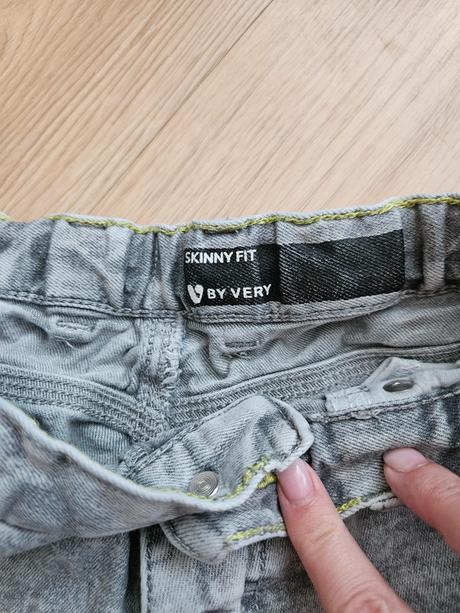 Kraťasy, vel. 9 let, 140