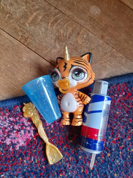 Sparklycritters tygr malý jednorožec poopsi,