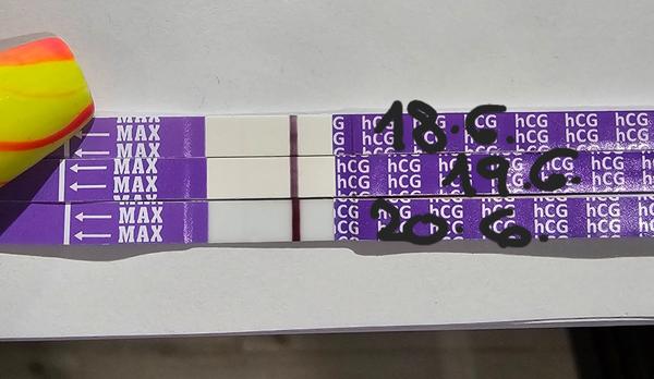 Může být slabý test po 9 dnech po KETu normální?