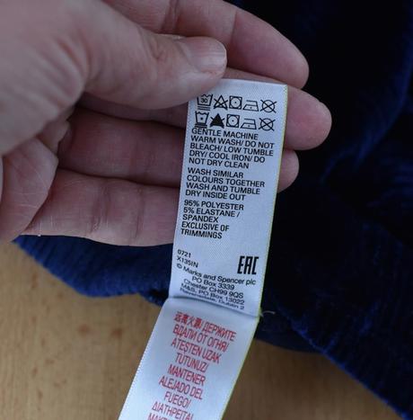 Šaty vel. 6 - 7 let, marks & spencer,122