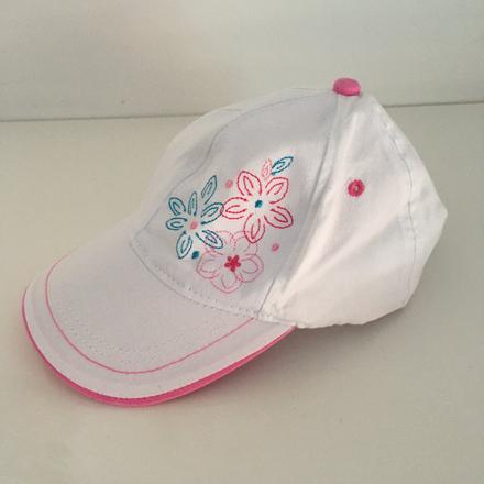 Dívčí kšiltovka (8 - 9 let), 134