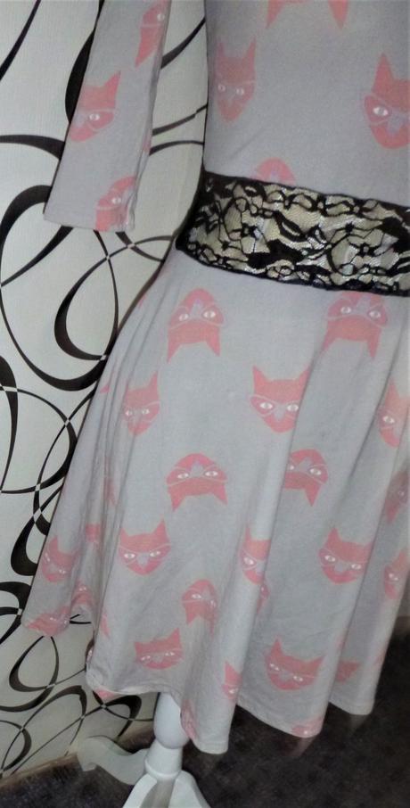 Originální šatečky kočičí s krajkou - vel.s, s / xs