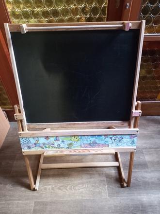 Dětská dřevěná magnetická tabule- stolek 2v1, 