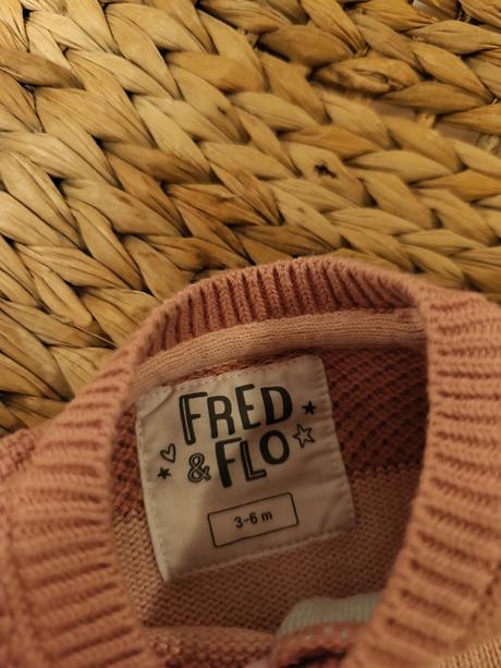 Duhový svetr s volánky, f&f,68