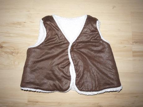 Vesta s kožíškem pro mimi, 62