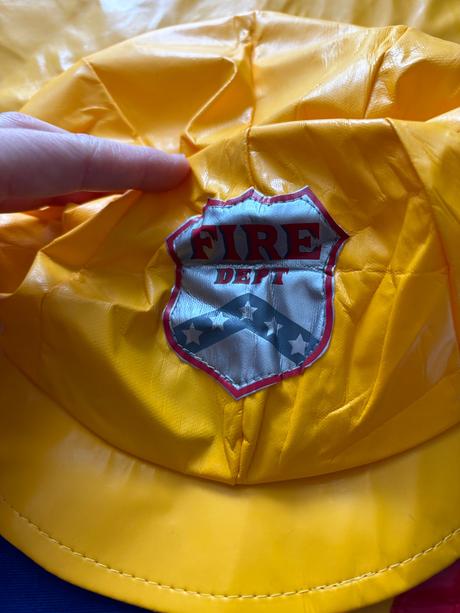 An10/ kostým hasička - v.8/10 let,