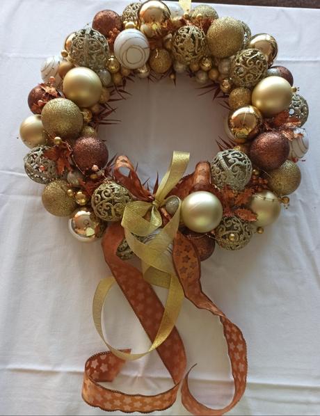 Velký dekorační vánoční věnec na dveře,