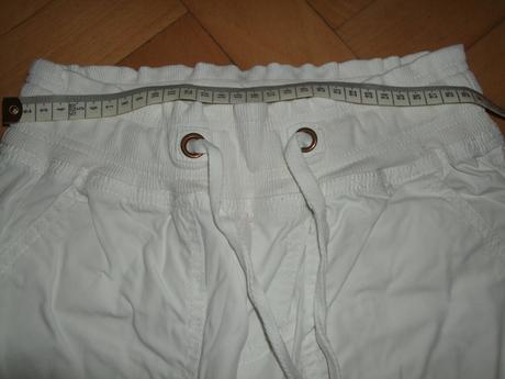 Biele trojštvrťové nohavice, cherokee,36