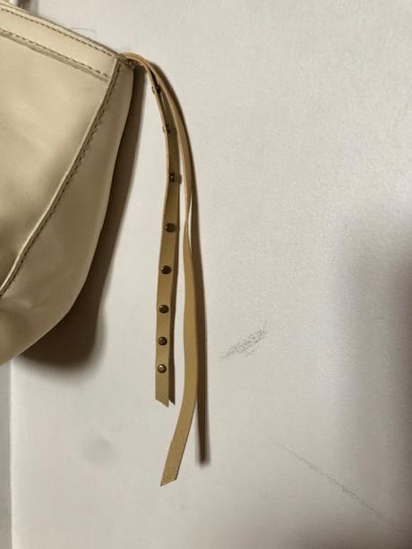 Mango kabelka cremova, mango