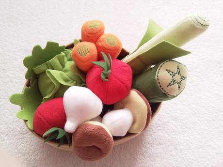 Pokladna + košík + zboží + peníze,