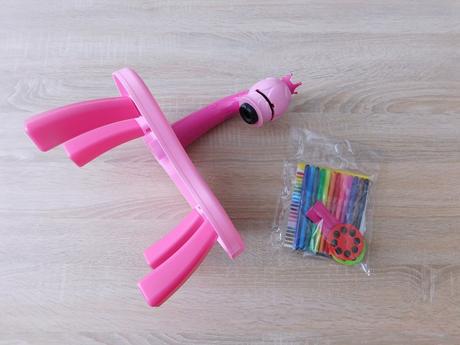 Stolek na kreslení s projektorem,