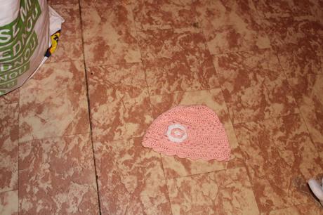 Dívčí háčkovaná čepička květy obv. 41 - 45 cm, 74