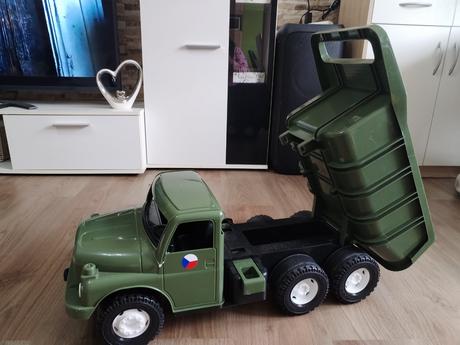 Armádní tatra 73 cm,