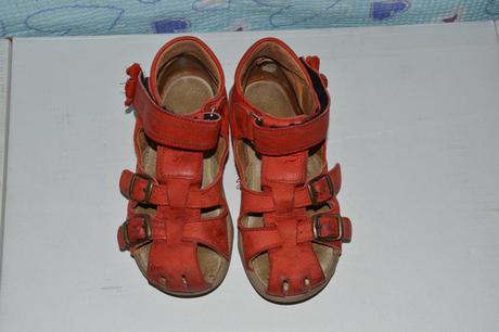 Červené plné sandálky s kytkama, essi,29