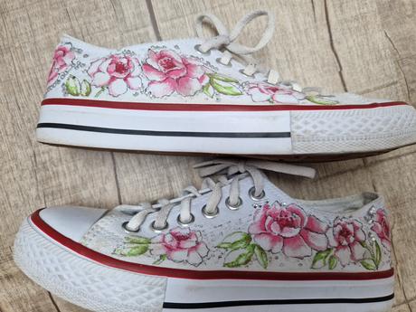 Dámské či dívčí tenisky, 37