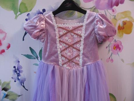 Karneval-krásné dlouhé lila šaty princezna locika, 