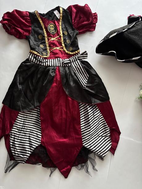 An22/ kostým pirátka - v.5/6 let zn. tu,
