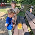 kamaradi slavi narozeniny skoro stejne