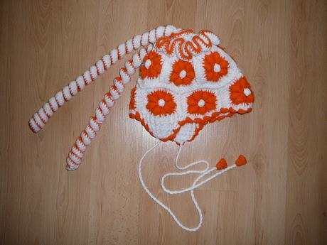 Čepička s copánkama, 98