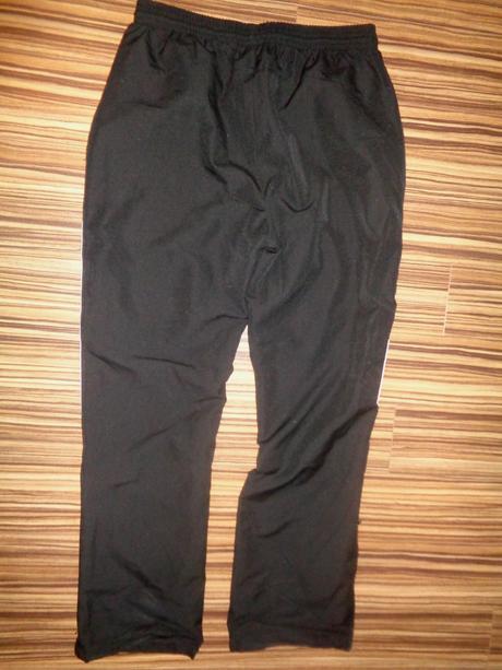 Super černé sportovní kalhoty erima 40/42, 40