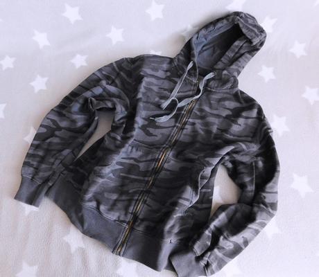 Maskáčová mikina foot locker vel.m/l, m