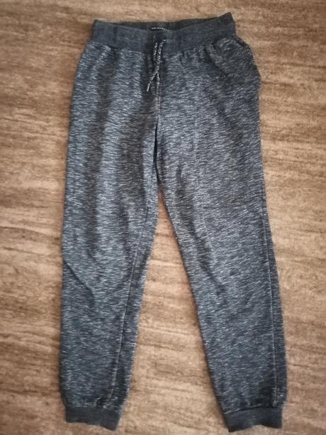 Tepláky, primark,152