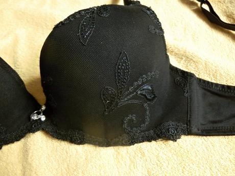 Černá podprsenka luna 70 a krajka push-up, 70a