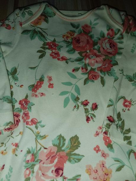 Bílé body s květy 68 next, next,68