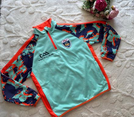 K6/ mikina sportovní - v.cca 8/9 let, 134