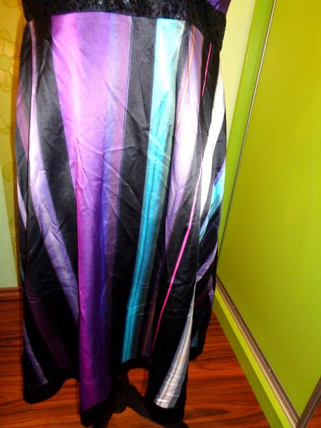 Krásné společenské duhové šaty star, 44