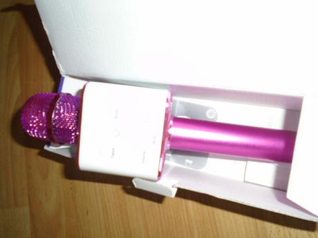 Mikrofon zpívání karaoke,