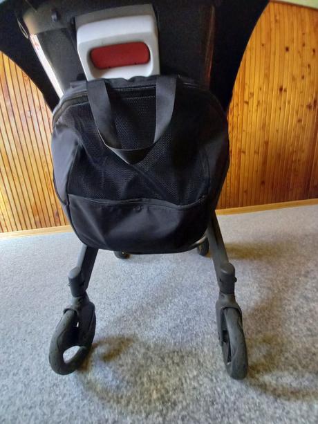 Autosedačka doona s integrovaným podvozkem 2v1, 