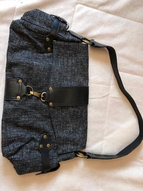 Sedo cerna kabelka s odepinaci penezenkou, mango