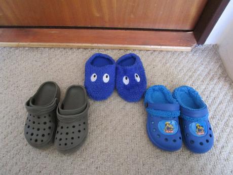 3x pěkné chlapecké pantofle, cena celkem, 27