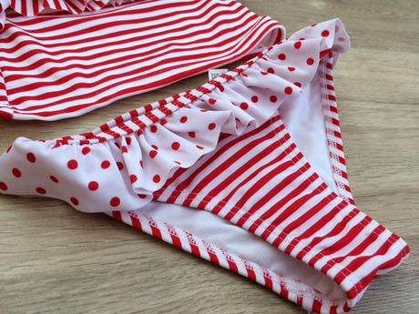 Dvoudílné plavky, vel. 3r., 98