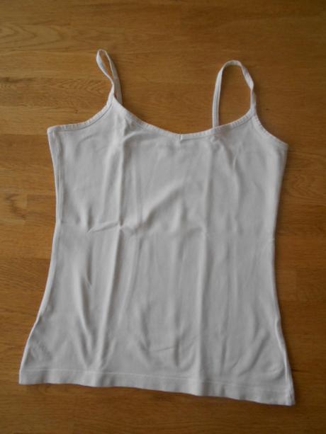 Dámské,dívčí tílka vel.s    2  kusy, s