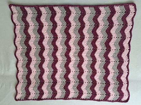 Ručně háčkovaná deka pro miminko, 