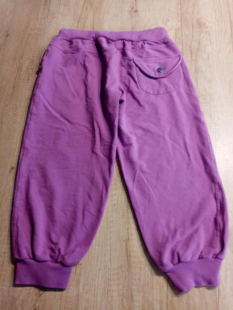 Kraťasy ke kolenům vel. s/m, s