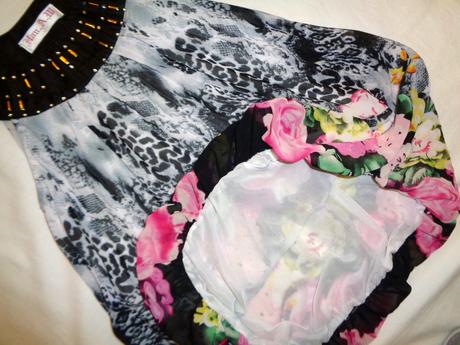 Nádherný květovaný balónový top, 140