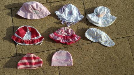 Klobouček bílo- fialové pepito, s mašlí obvod 44cm, 68