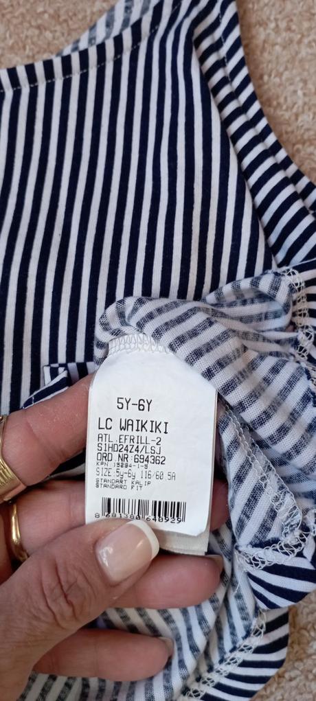 Tílko zn."lc waikiki" vel."5-6let",