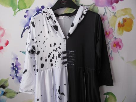 Dívčí kostým - šaty s kapucí cruella deville, 