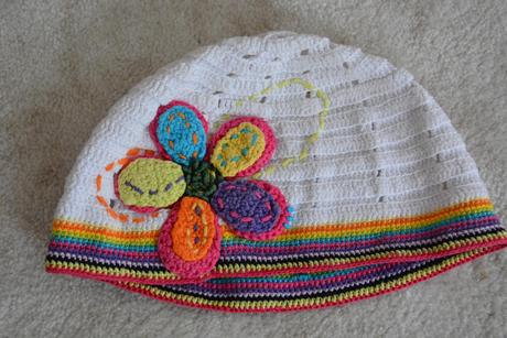 Džíny, triko a čepka s neon kytkou, next,98