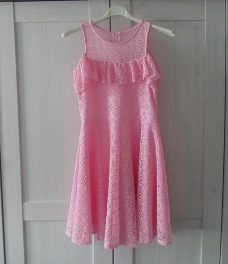 Růžové krajkové šaty šatičky, 158