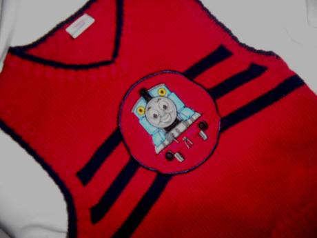 Krásná úpletová vesta - mašinka tomáš, 86