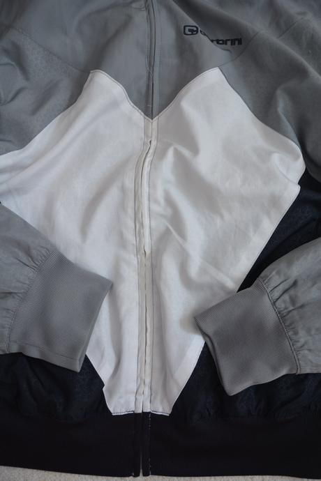 Přechodová bunda, 152