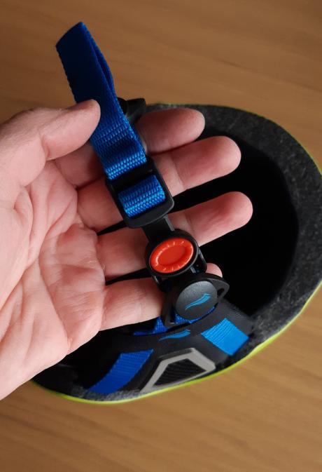 Dětská lyžařská přilba, m