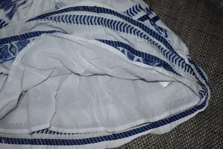 Bílé, slušivé šaty next, kol 2017 s výšivkou, 122, next,122